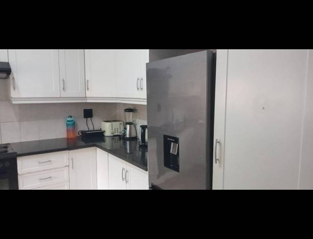 3 BEDROOM TOWNHOUSE FOR SALE IN THE WOLDS